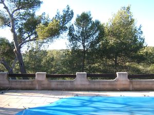 Vente villa Roquefort La Bédoule au calme avec piscine