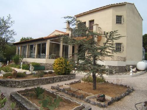 Vente villa Roquefort La Bédoule proche centre avec terrain plat