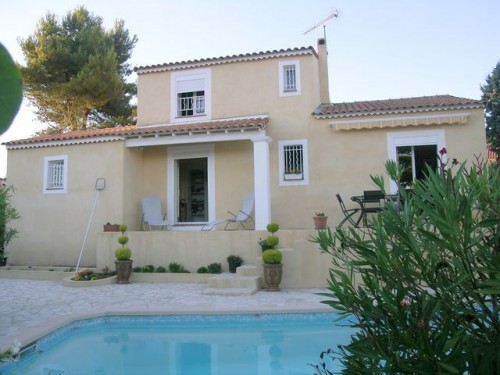 A la recherche d'une villa à acheter  4 sur  Roquefort La Bédoule  avec vue dominante dégagée  contactez notre agence ....