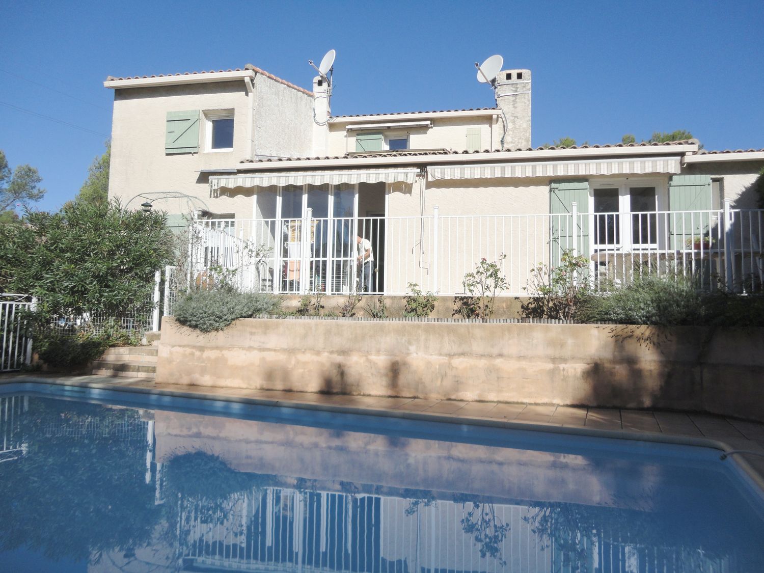 A vendre belle maison  4 Roquefort La Bédoule  au calme avec piscine et deux garages