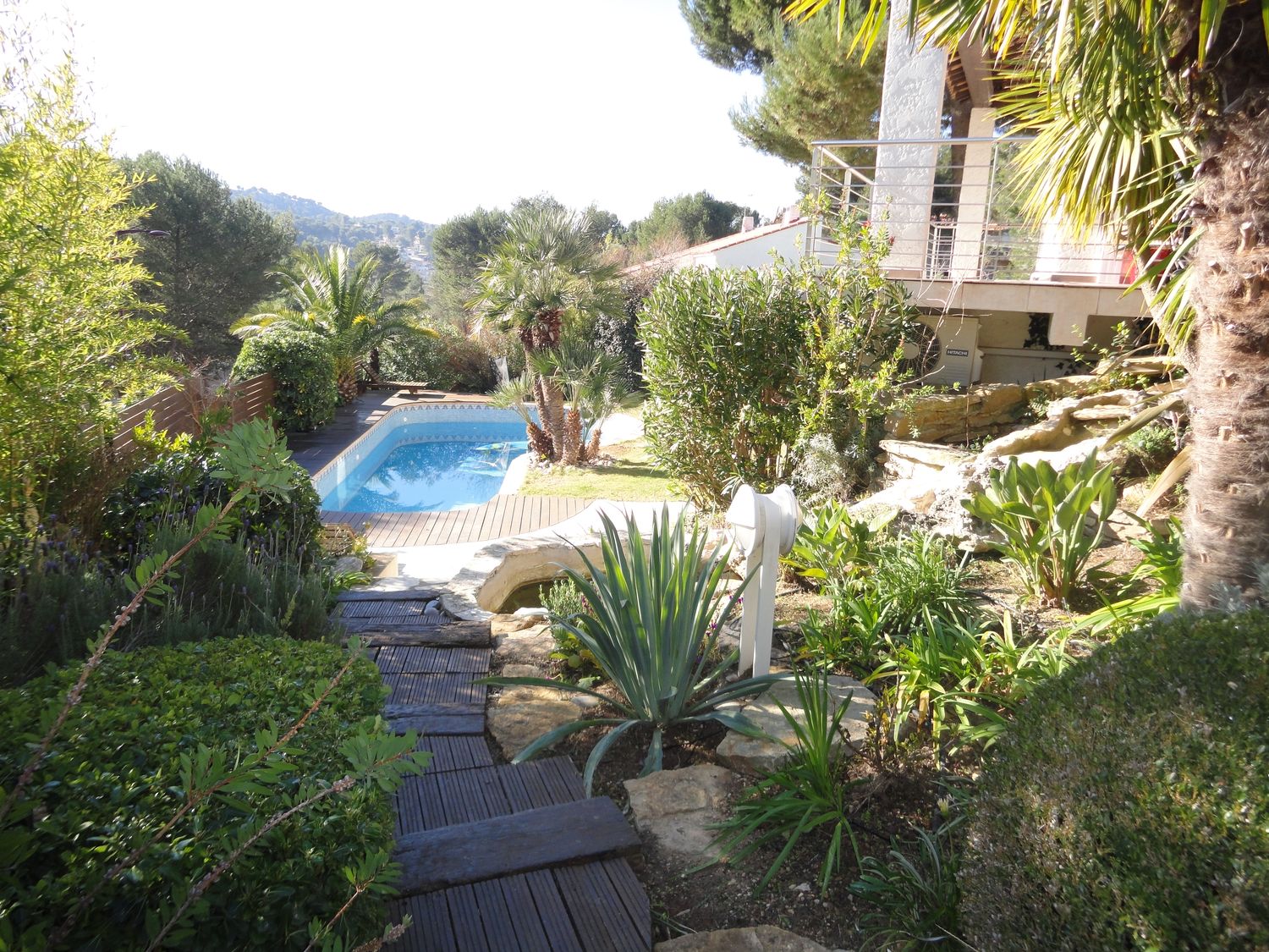 Villa avec piscine et garage Carnoux
