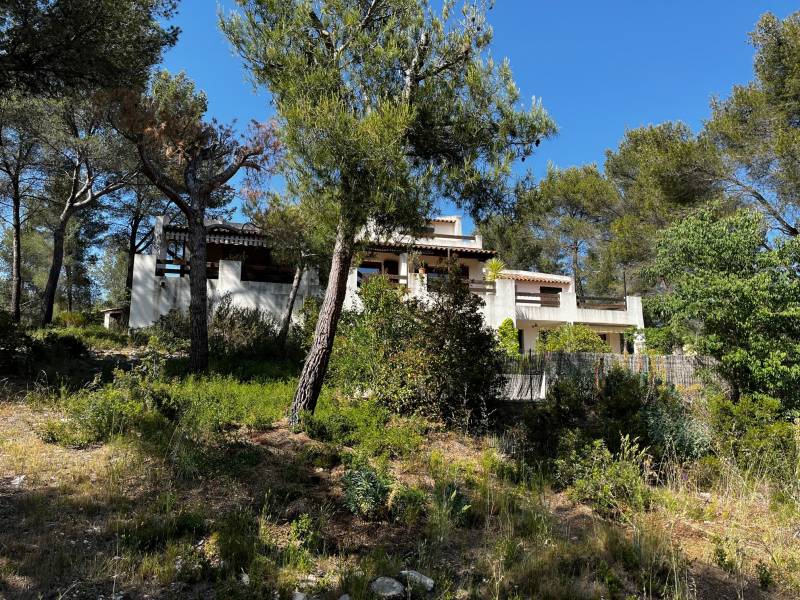 Cassis - Maison quartier campagne avec piscine et jolie vue dégagée   